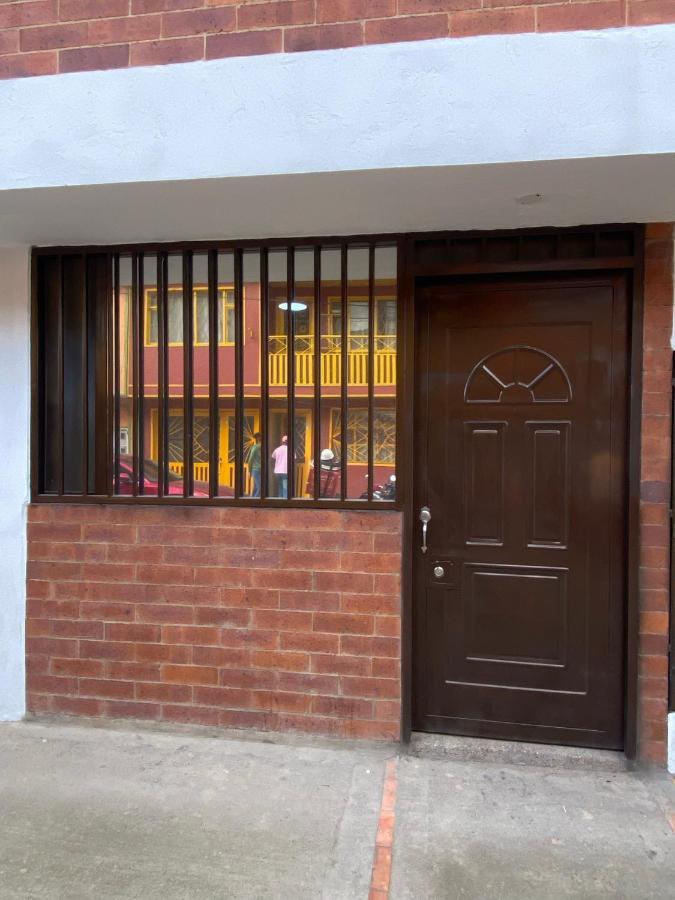 Apartaestudio Pequeno Privado Cerca Al Aeropuerto Bogota Bagian luar foto
